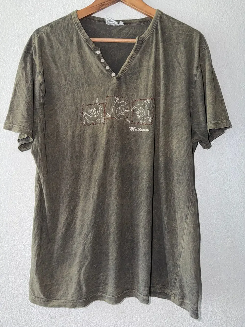 Sargantana GAW Mallorca Lizard Henley Tee Shirt XL Olive Mineral Wash Cotton